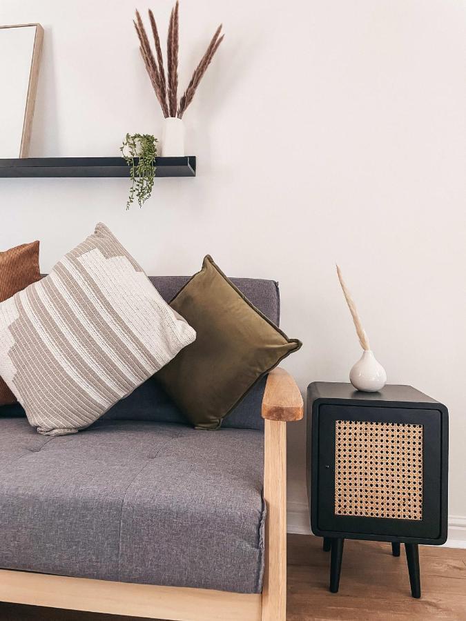 Hollybush Apartment, By Solace Stays Newport  Esterno foto